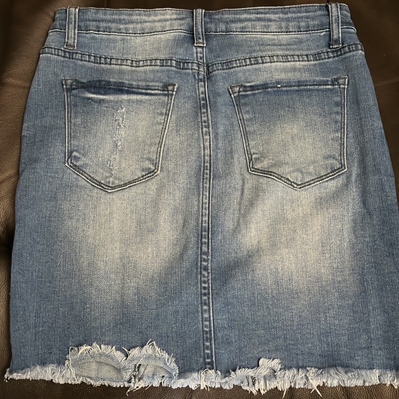 Denim skirt- faded and frayed-excellent condition! $15! - Picture 3 of 6